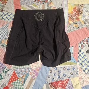 Gymshark Black Tight Legacy Shorts With Ruched Bottoms. Lg.